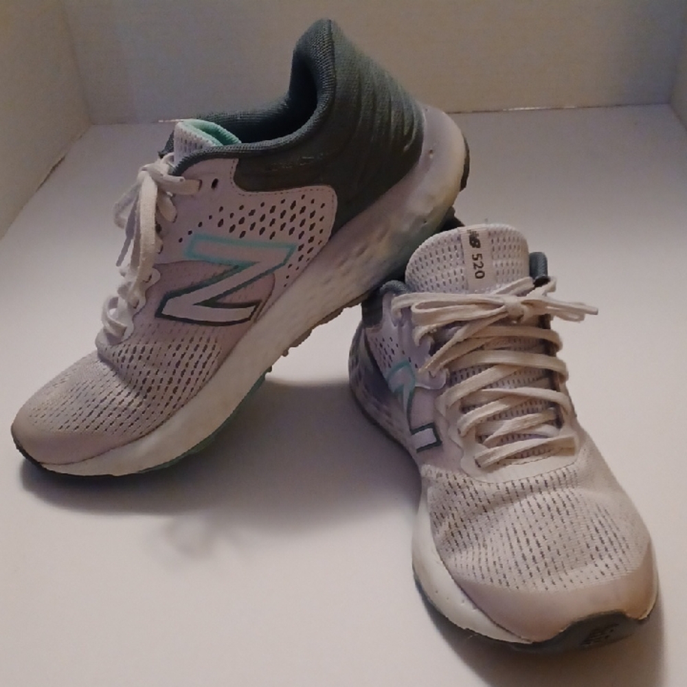 New Balance Women's 520 V7 Gray Mesh Athletic Running Sneakers Size 8.5